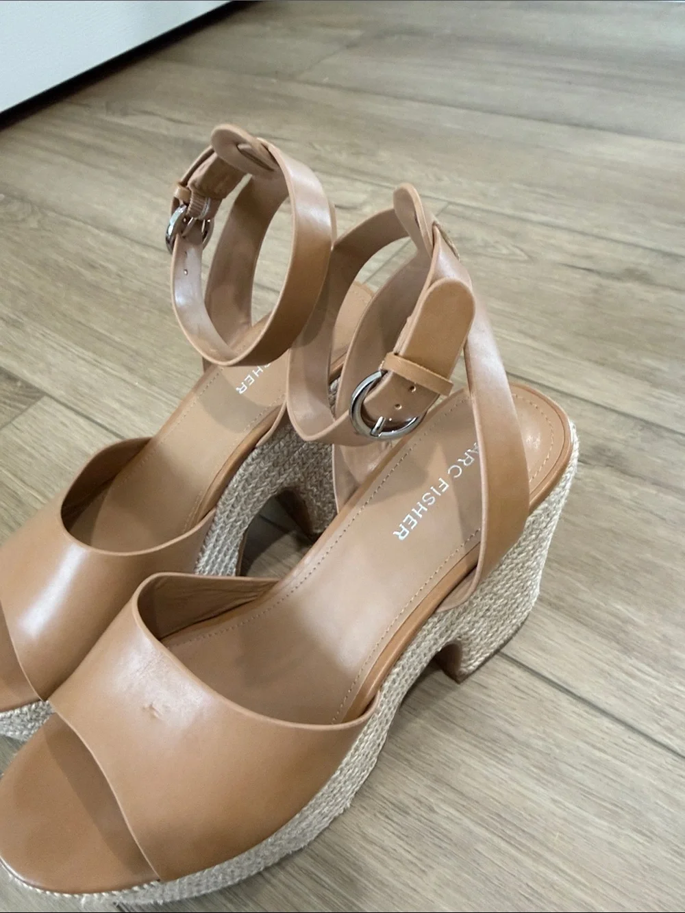 Marc Fisher Vetina Platform Wedge Sandals in tan faux leather size 10 NWOT